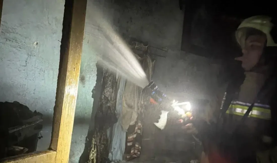 Hatay’ın İskenderun ilçesinde tek katlı bir müstakil evde başlayan yangın