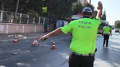 Mersin’in Tarsus ilçesinde gerçekleştirilen son trafik denetimleri, kuralları hiçe sayan