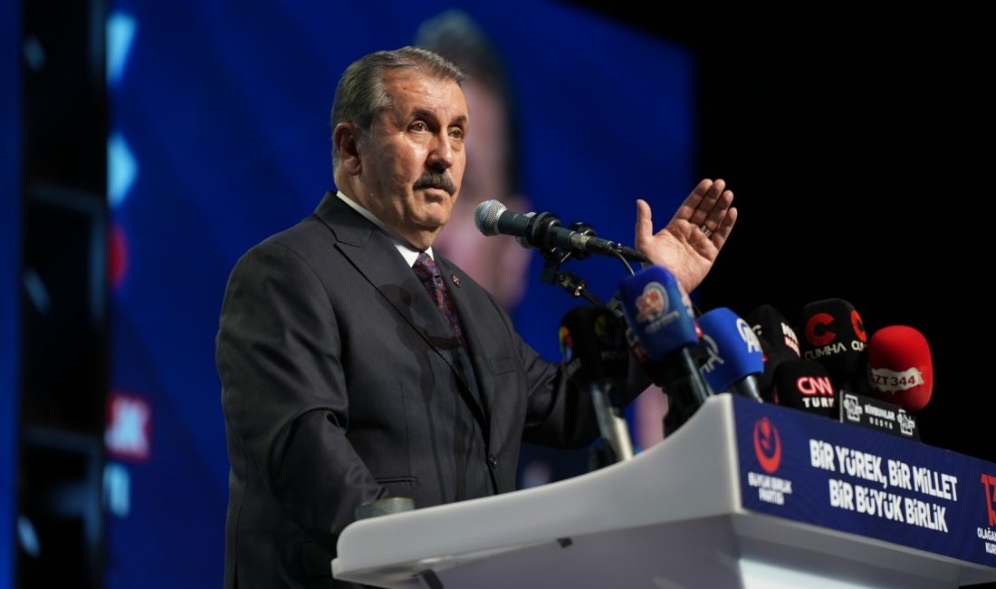 Büyük Birlik Partisi (BBP) 13’üncü Olağan Kurultayı’nda büyük bir heyecan