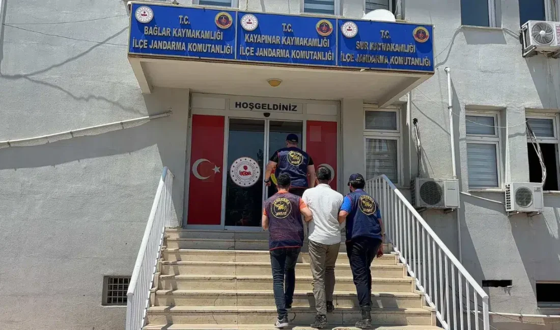 Diyarbakır İl Jandarma Komutanlığı, şehir genelinde huzur ve güvenliği sağlamak