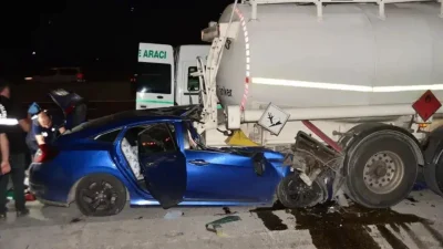 Adana’nın Seyhan ilçesinde gece saatlerinde meydana gelen feci kazada, önündeki