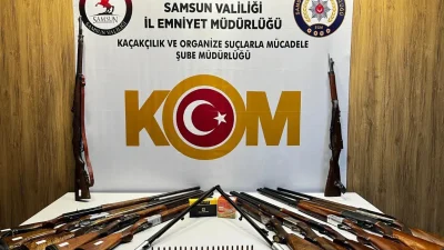 Samsun’un Atakum ilçesinde emniyet güçlerinin gerçekleştirdiği kaçak silah operasyonunda adeta