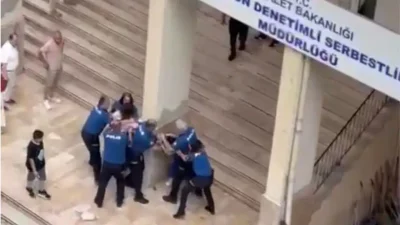 Samsun’un İlkadım ilçesinde Denetimli Serbestlik Müdürlüğü önünde iki kadın arasında