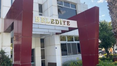 İzmir’de Seferihisar Belediyesi’ne yönelik yürütülen büyük rüşvet soruşturmasında sıcak gelişmeler
