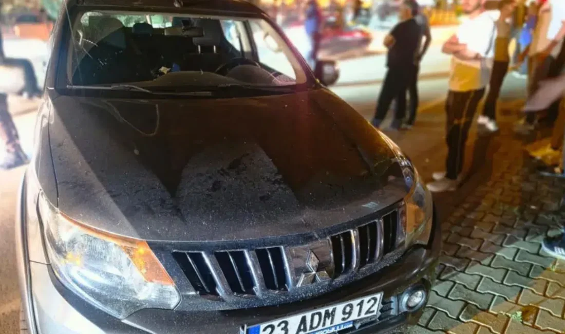 Elazığ’ın Kovancılar ilçesinde kamyonet ile otomobilin çarpışması sonucu meydana gelen