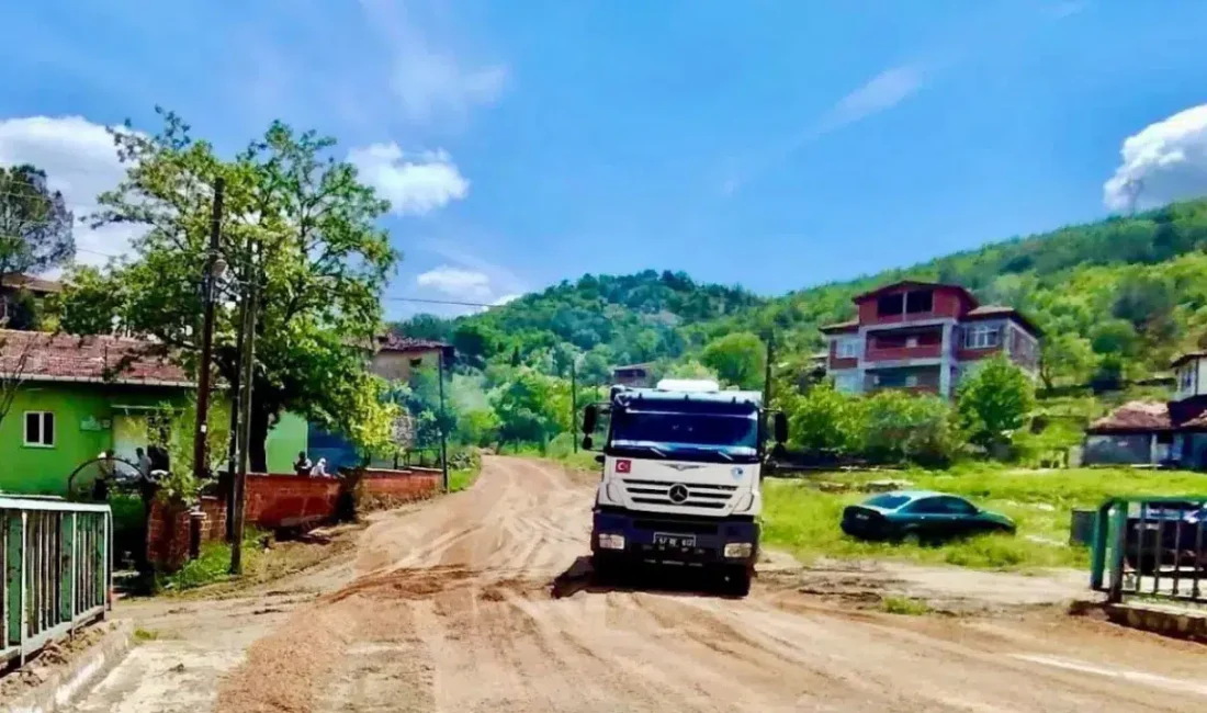 Sinop İl Özel İdaresi, kent genelinde başlattığı kapsamlı yol bakım