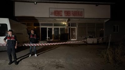 Kastamonu’nun Taşköprü ilçesinde bulunan bir yemek fabrikası, akşam saatlerinde silahlı