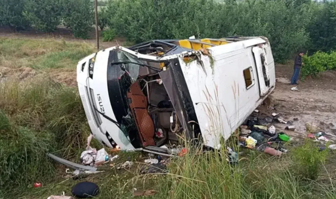 Isparta’nın Gelendost ilçesinde keyifli bir gezi dönüşünde yolcuları taşıyan tur