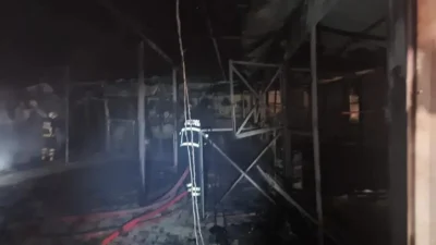 Batman’da gece yarısı bir at çiftliğinden yükselen alevler adeta gökyüzünü