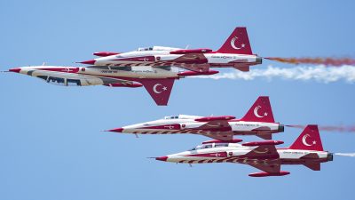 Türk Hava Kuvvetleri’nin 115’inci kuruluş yıl dönümü dolayısıyla İzmir’de düzenlenen
