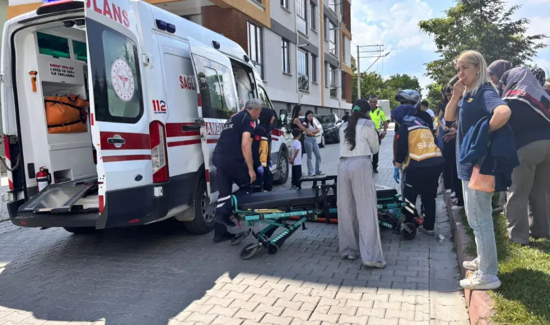 Kütahya’nın Tavşanlı ilçesinde seyir halindeki bir motosikletin kontrolden çıkarak devrilmesi