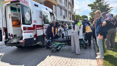 Kütahya’nın Tavşanlı ilçesinde seyir halindeki bir motosikletin kontrolden çıkarak devrilmesi