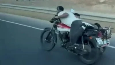 Elazığ’da trafiğin en yoğun olduğu anlarda kaydedilen görüntüler izleyenlerin ağzını