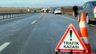 Tokat’ın Reşadiye ilçesinde sürücüsünün direksiyon hakimiyetini kaybetmesi sonucu takla atan
