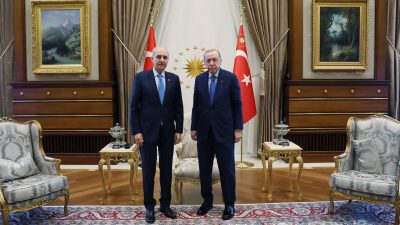 Cumhurbaşkanı Recep Tayyip Erdoğan, TBMM Başkanı Numan Kurtulmuş’u Beştepe’de kabul