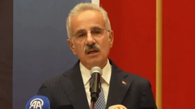 Ulaştırma ve Altyapı Bakanı Abdulkadir Uraloğlu, Gümüşhane ziyaretinde parti teşkilatıyla