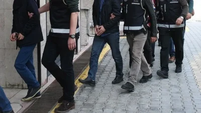 Ankara’da kendilerini polis ve savcı olarak tanıtıp bir vatandaşı 4