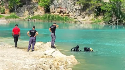 Antalya’nın Manavgat ilçesinde bulunan Alara Çayı’nda akıntıya kapılarak gözden kaybolan