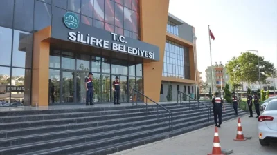 Mersin’in Silifke ilçesinde rüşvet, irtikap ve ihaleye fesat karıştırma iddialarıyla