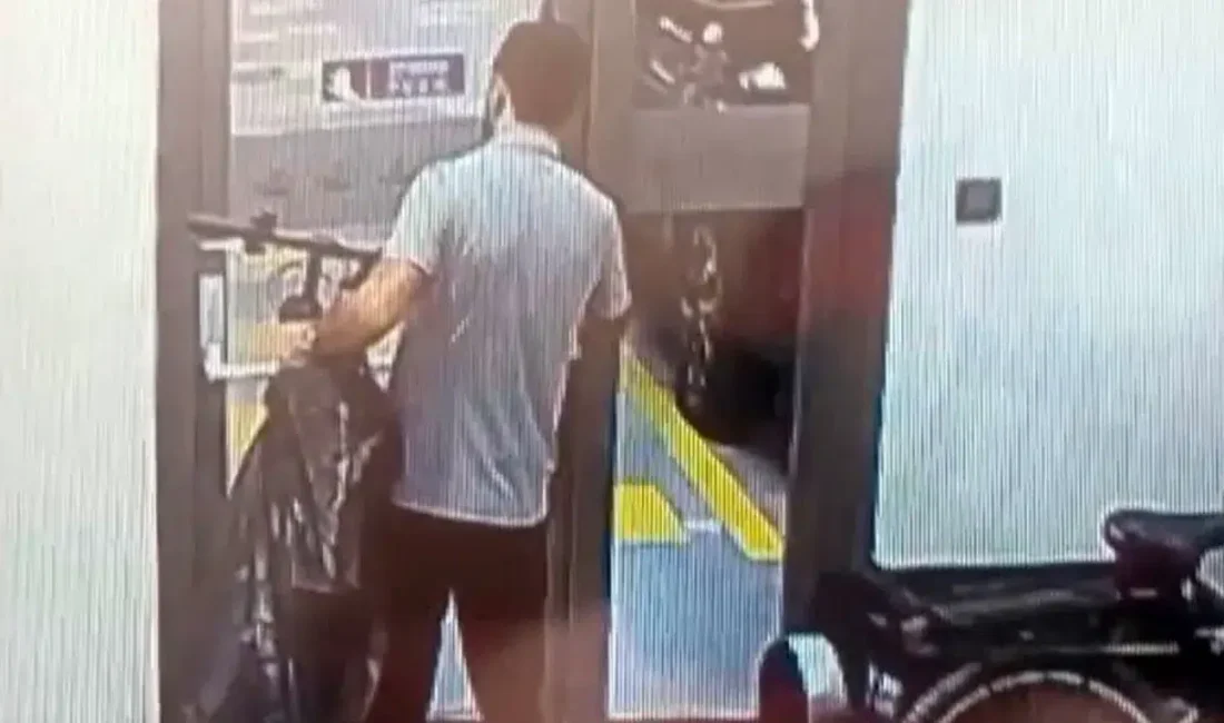 İstanbul Arnavutköy’de akıllara durgunluk veren bir hırsızlık olayı yaşandı. Bir