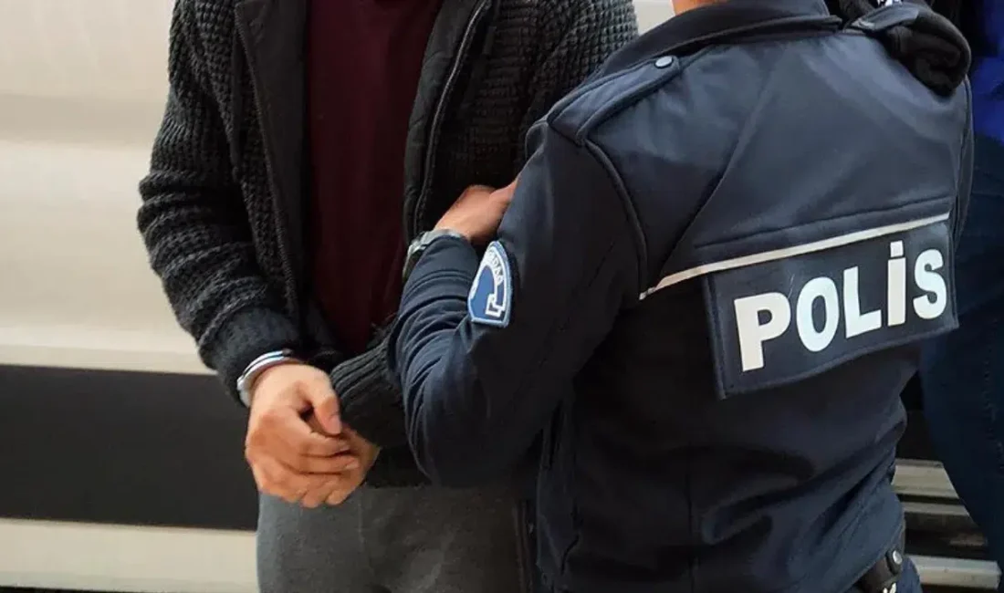 Manisa’nın Alaşehir ilçesinde baba ile kızı arasında çıkan tartışma kanlı
