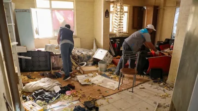 Diyarbakır’ın Yenişehir ilçesinde boş bir evden yayılan tahammül edilemez kokular,