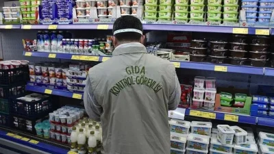 Mersin’in Akdeniz ilçesinde gerçekleştirilen gıda denetimlerinde, çocukların sağlığını hiçe sayan