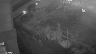 İstanbul Çekmeköy’de yokuş aşağı indiği sırada kontrolden çıkan servis minibüsünün
