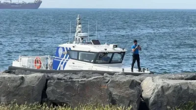 İstanbul Avcılar sahilinde sabah saatlerinde hareketli dakikalar yaşandı. Deniz yüzeyinde