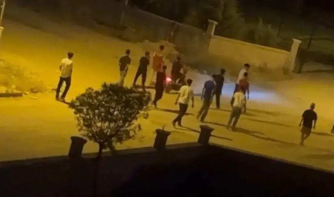 Adıyaman’da sokak ortasında karşı karşıya gelen iki grup arasındaki sözlü