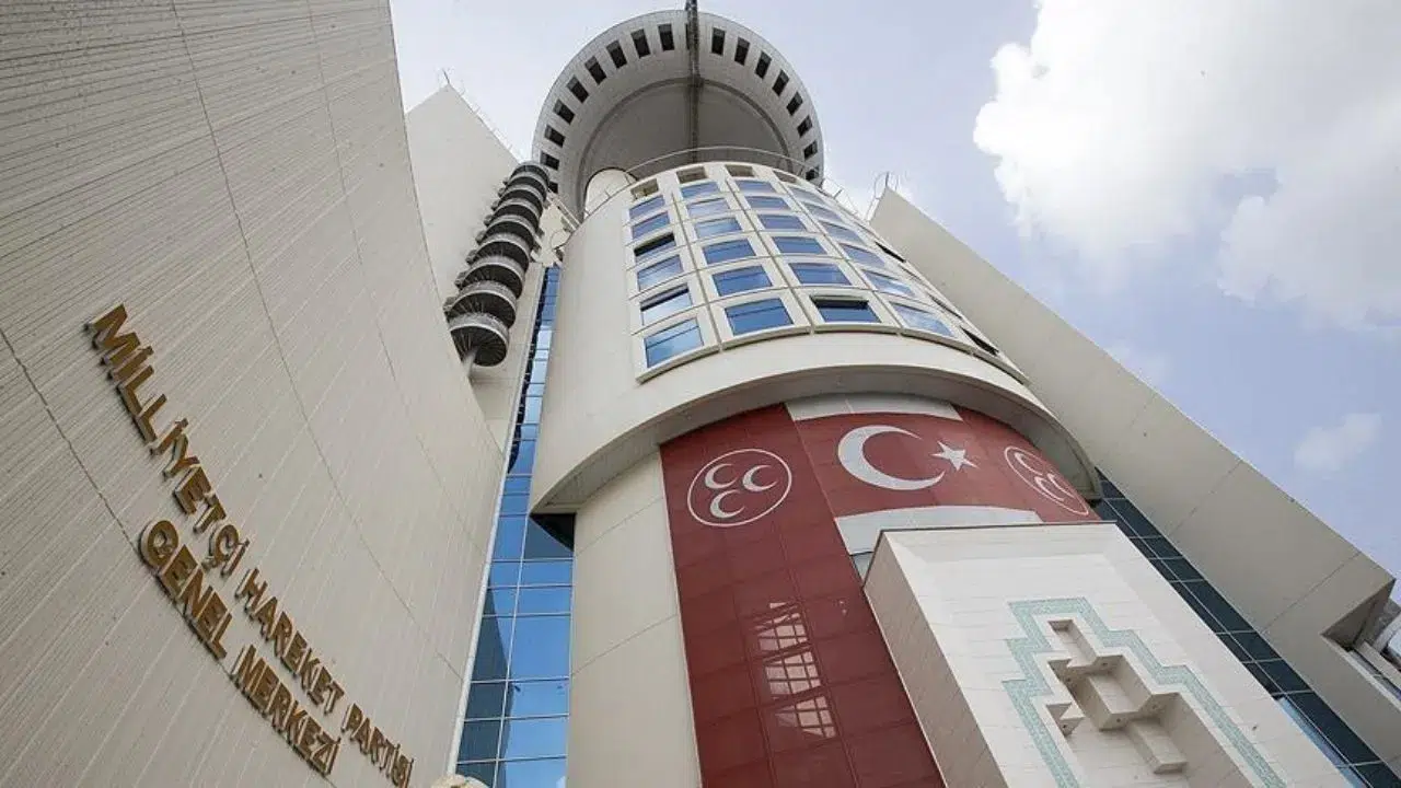 Milliyetçi Hareket Partisi Genel Merkezi tarafından alınan sürpriz kararla MHP