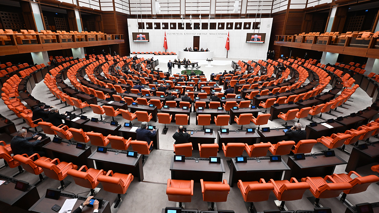 TBMM, milyonlarca vatandaşı ve kamu görevlisini yakından ilgilendiren tarihi bir