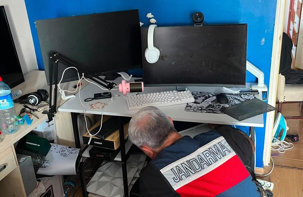 Milli İstihbarat Teşkilatı (MİT) koordinesinde gerçekleştirilen dev operasyonla, binlerce vatandaşın