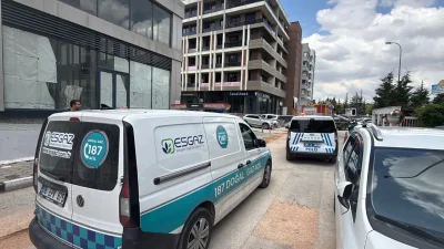 Eskişehir’de 10 katlı bir apartmanın bodrum katından yükselen dumanlar mahallede