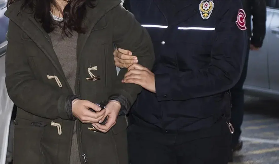 Ankara’da kendisini “savcı yardımcısı” ve “stajyer savcı” olarak tanıtarak polis