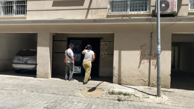 Aydın’ın Efeler ilçesinde torunuyla birlikte yaşayan 93 yaşındaki Hayriye Tekeli,