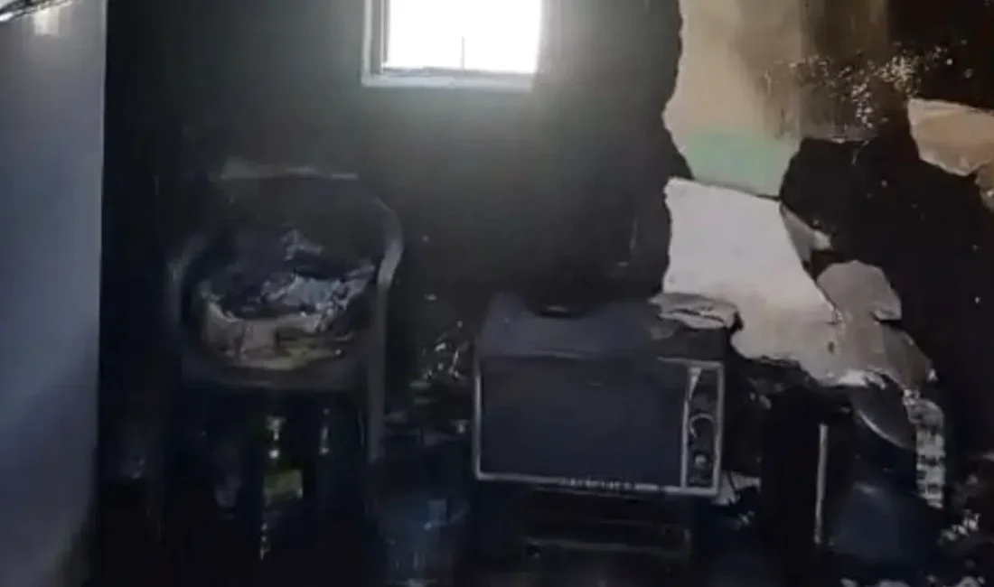 Mardin’in Kızıltepe ilçesinde sabaha karşı bir evde başlayan alevler büyük