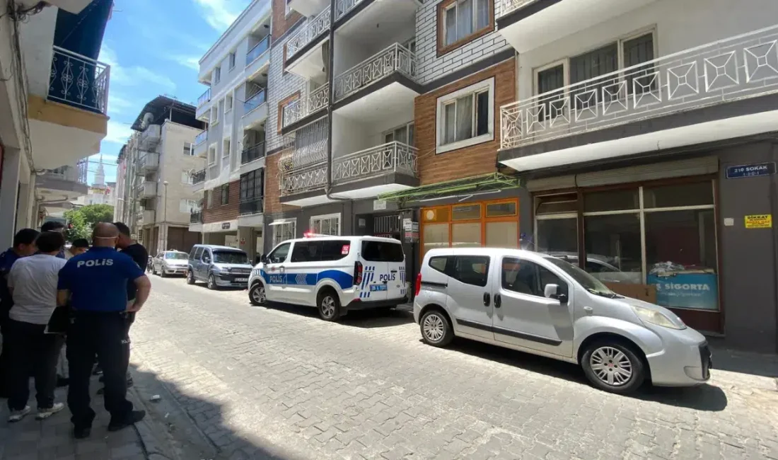 Aydın’ın Efeler ilçesinde bir apartmanı kaplayan ve mahalle sakinlerini alarma