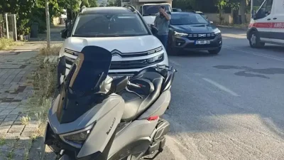 Bursa’nın İnegöl ilçesinde seyir halindeyken aniden rahatsızlanan motosiklet sürücüsü, kontrolünü