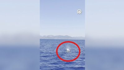 Muğla’nın dünyaca ünlü turizm merkezi Fethiye’de deniz yüzeyinde beliren gizemli