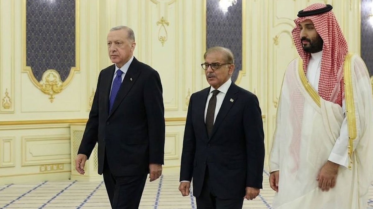 Arab News: Türk-Suudi ortaklığı bölgedeki dengeleri nasıl değiştiriyor? Arab News: Türk-Suudi ortaklığı bölgedeki dengeleri nasıl değiştiriyor?
