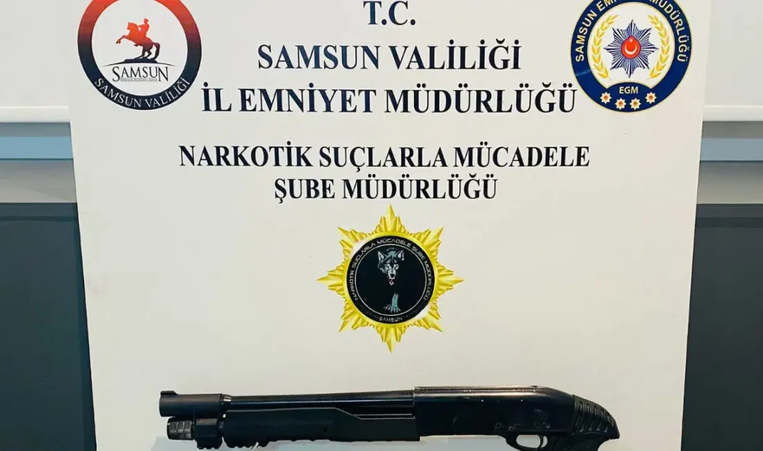 Samsun’un Atakum ilçesinde narkotik polislerinin düzenlediği nefes kesen operasyonda, piyasaya