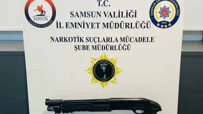 Samsun’un Atakum ilçesinde narkotik polislerinin düzenlediği nefes kesen operasyonda, piyasaya