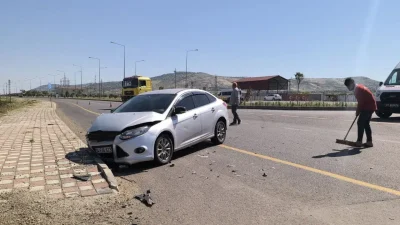 Batman’ın Gercüş ilçesinde otomobil ile hafif ticari aracın kafa kafaya