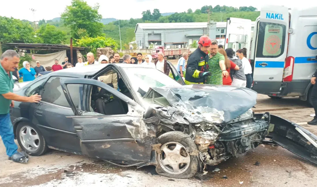 Ordu’nun Fatsa ilçesinde kontrolden çıkan bir otomobilin virajı alamayarak karşı