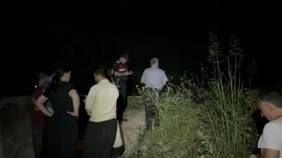 Osmaniye’nin Sumbas ilçesinde, sulama kanalına düşen keçisini kurtarmak amacıyla gözünü