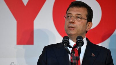 Tutuklu bulunan ve görevinden uzaklaştırılan İstanbul Büyükşehir Belediye Başkanı Ekrem
