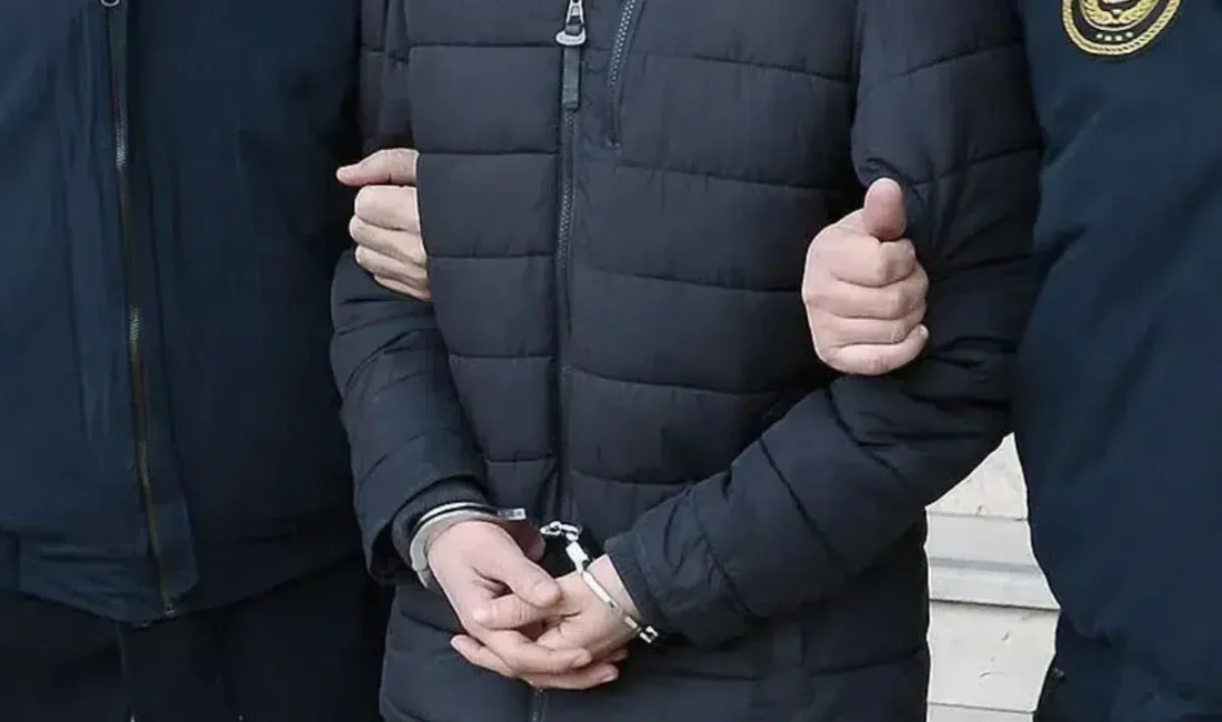 Bursa’nın Kemalpaşa ilçesinde komşular arasında başlayan gizemli tartışma kanlı bitti.