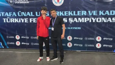 Kayseri’de düzenlenen Mustafa Ünal U-15 Üst Minikler Türkiye Ferdi Boks