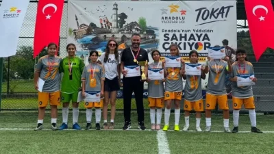 Tokat’ta düzenlenen Anadolu Yıldızlar Ligi (ANALİG) Türkiye Şampiyonası’nda sahaya çıkan